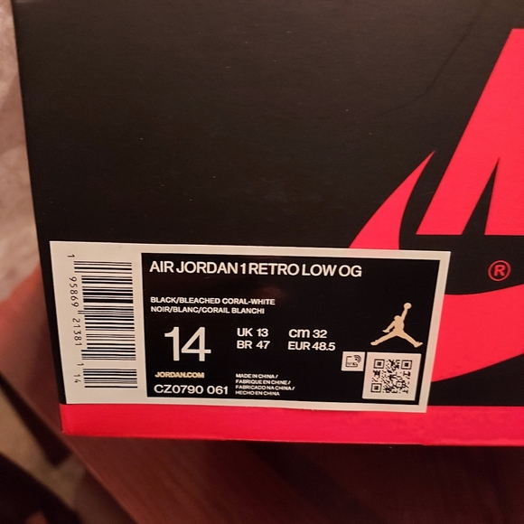 Air Jordan 1 Low OG Bleached Coral - Picture 7 of 7